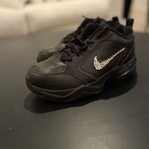 Nike Monarch IV size 6.5 men or 8 women’s